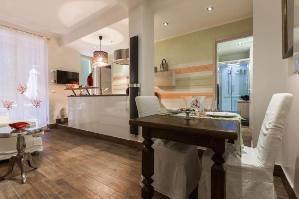 Apartamento Lily'S - Near Harbor And Downtown With Terrace - Italy Flat Vacation Génova Exterior foto